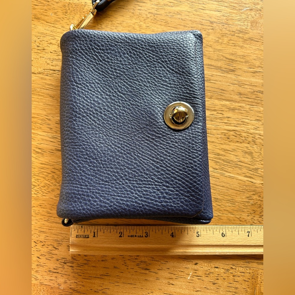 CHARMING CHARLIE Navy wristlet - Picture 5 of 10